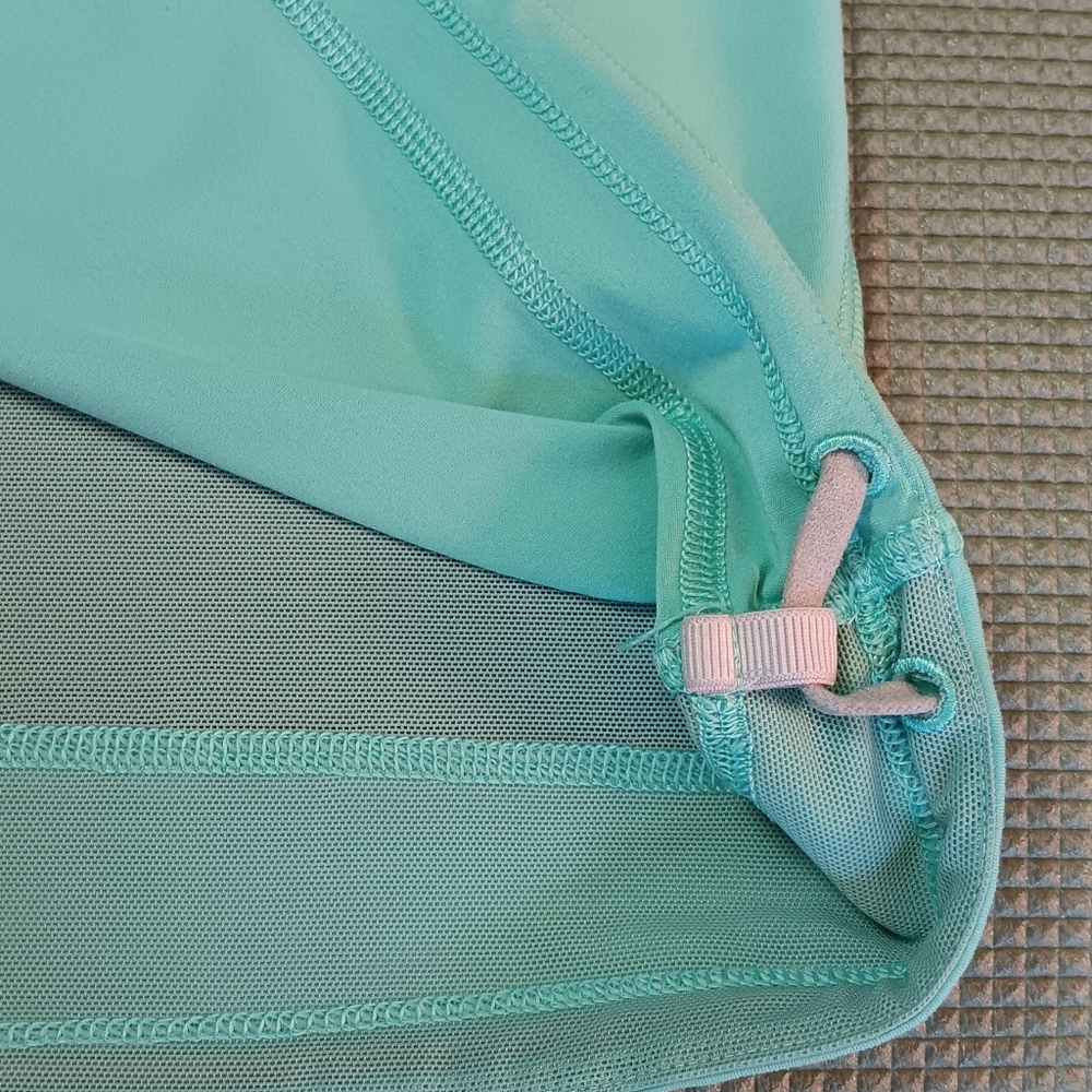 Lululemon Athletic Racerback Top Mesh Woven Back Workout Elastic Waist Sz 8 - Picture 7 of 10